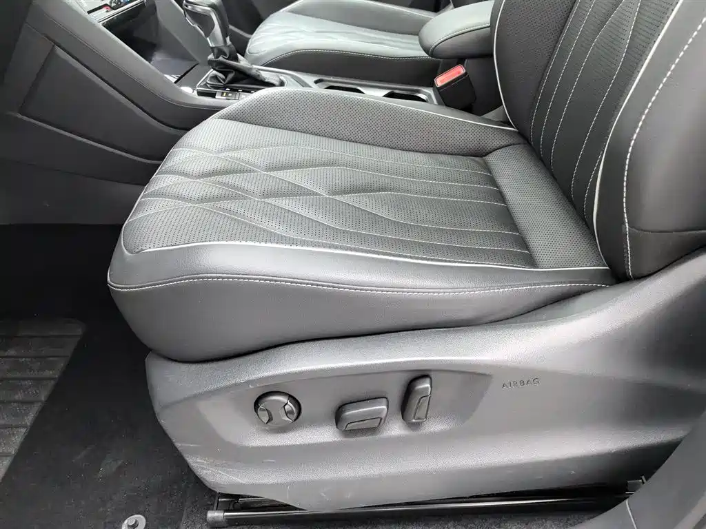 Volkswagen Tiguan L 2022 — фото 20