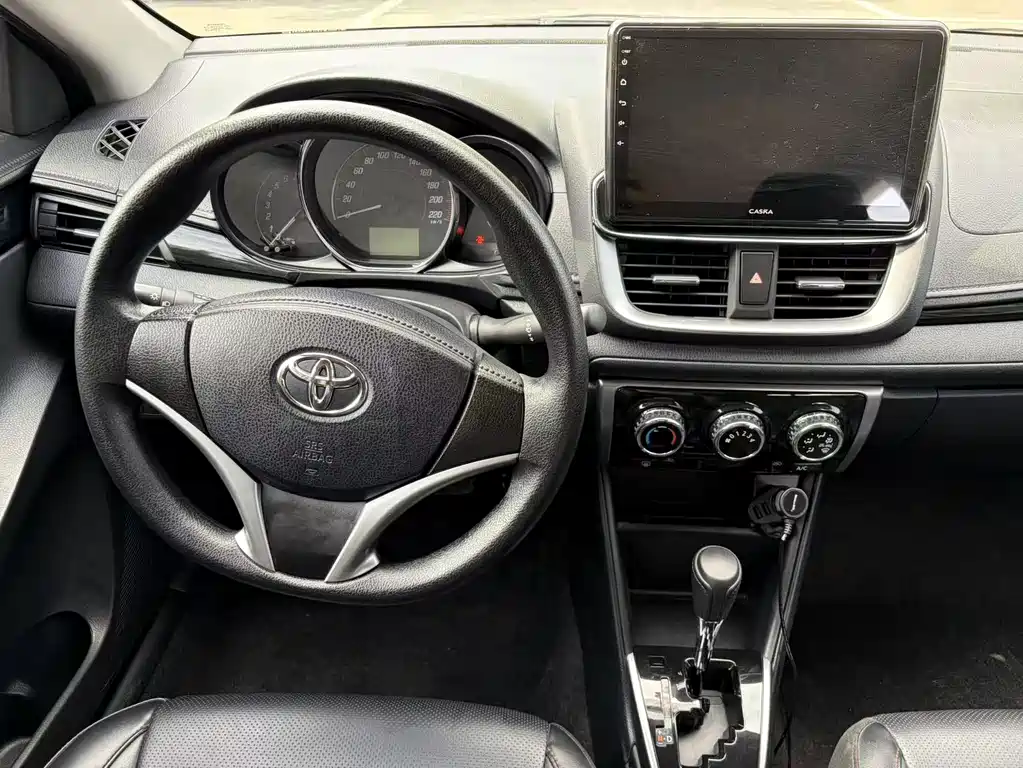 Toyota Yaris L 2020 — фото 13
