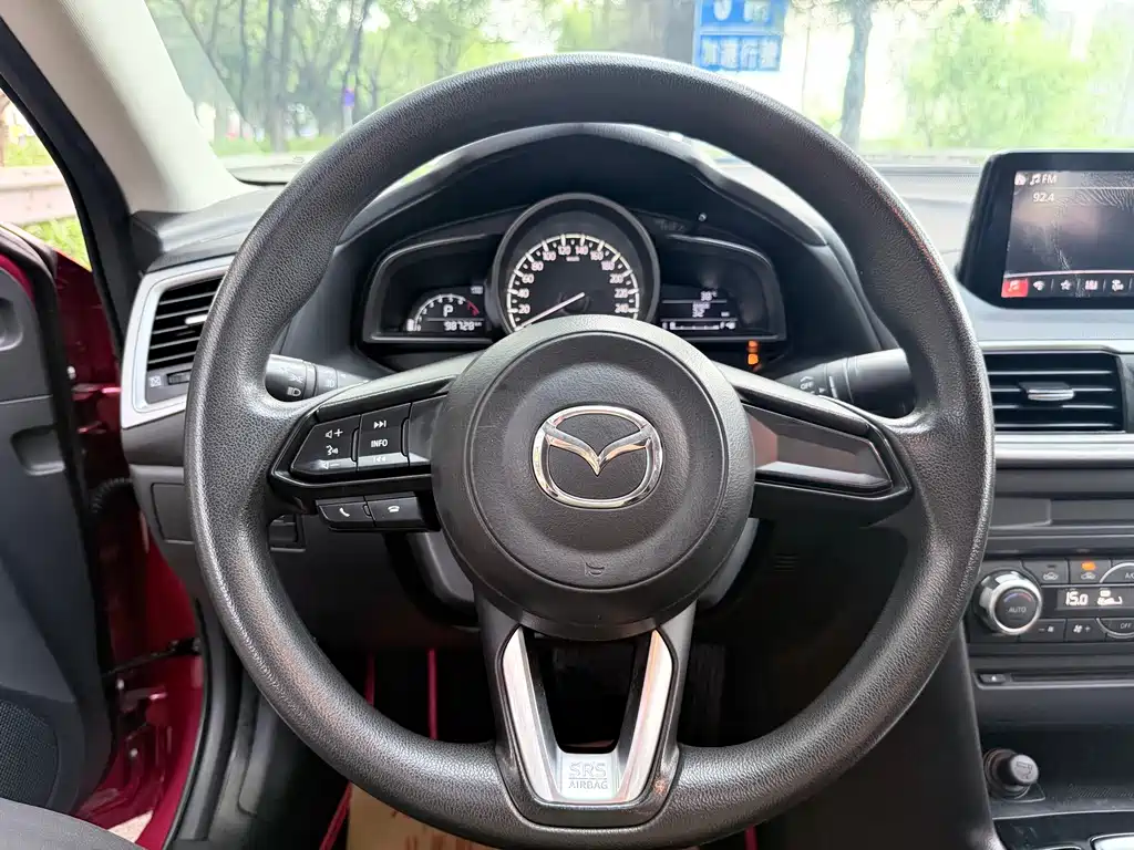 Mazda 3 Axela 2019 — фото 16