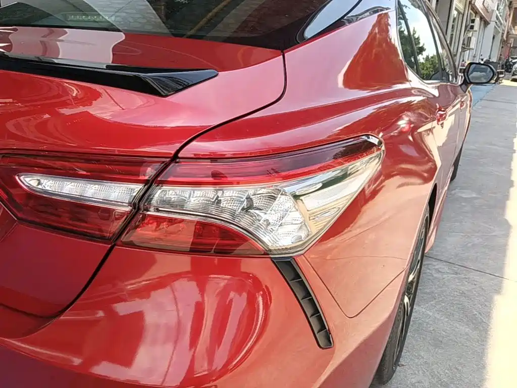 Toyota Camry 2020 — фото 8