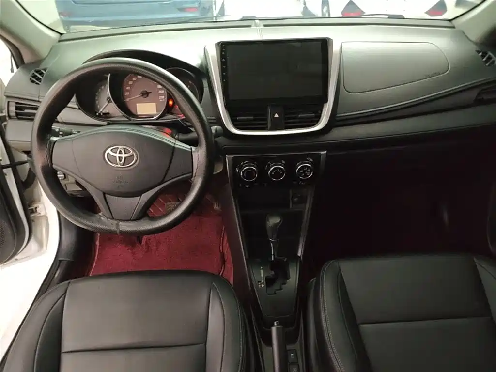 Toyota Yaris L 2020 — фото 10