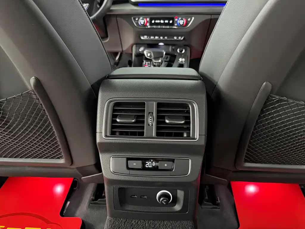 Audi Q5L 2021 — фото 12