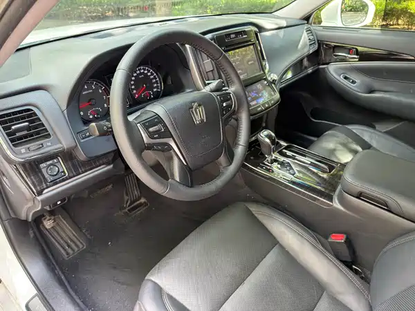 Toyota Crown 2017