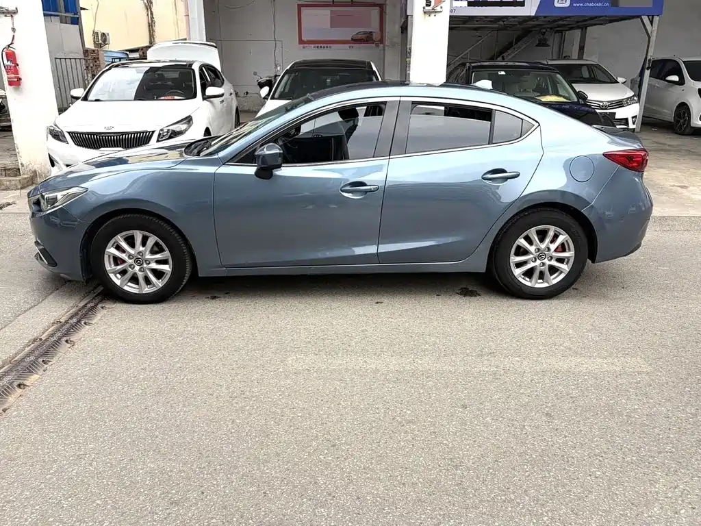 Mazda 3 Axela 2016