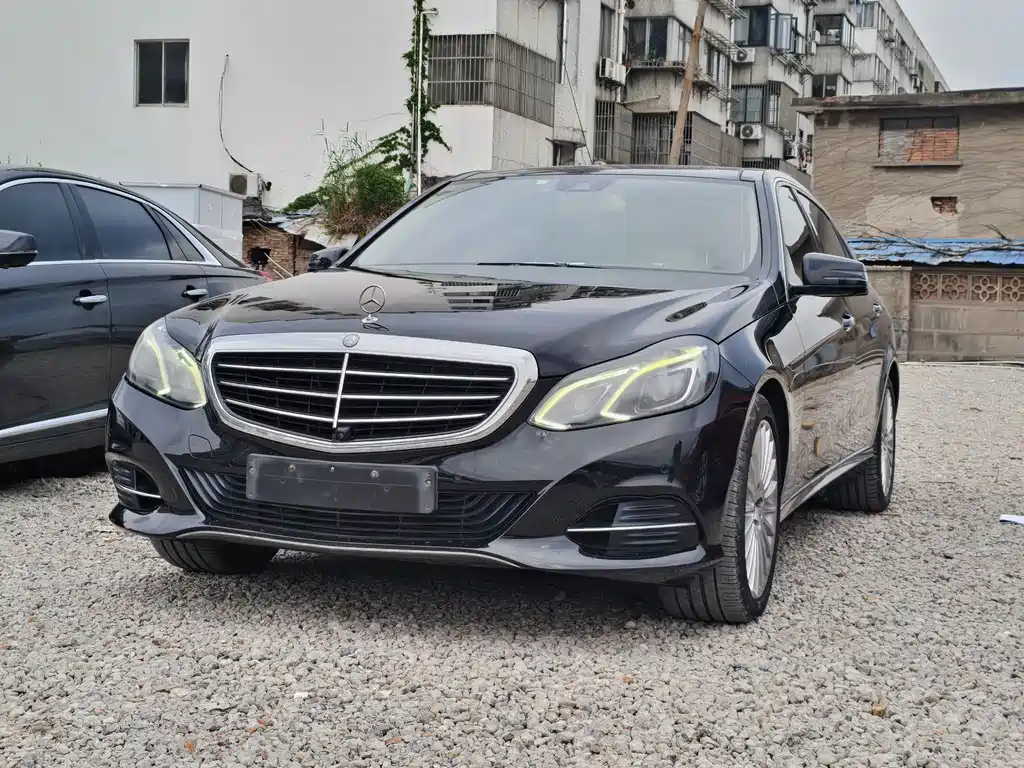 Mercedes-Benz E-Class 2013 — фото 1