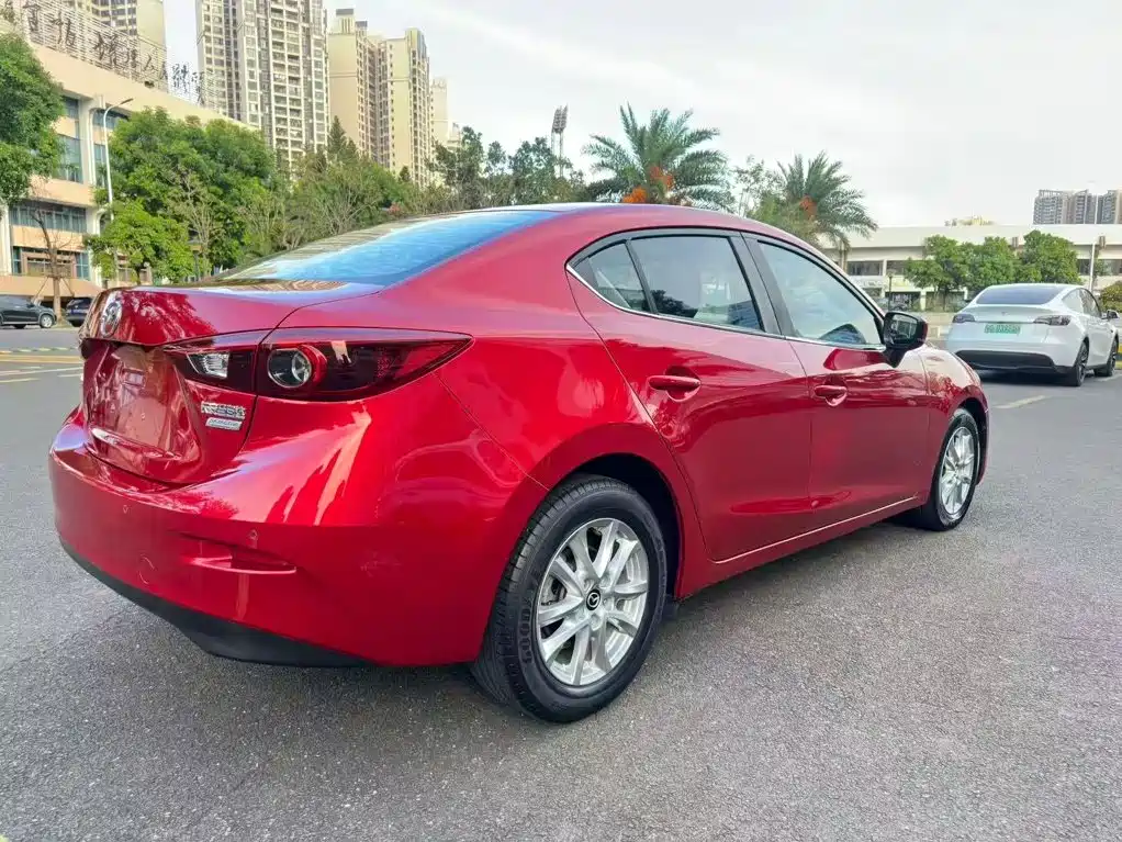 Mazda 3 Axela 2019 — фото 8
