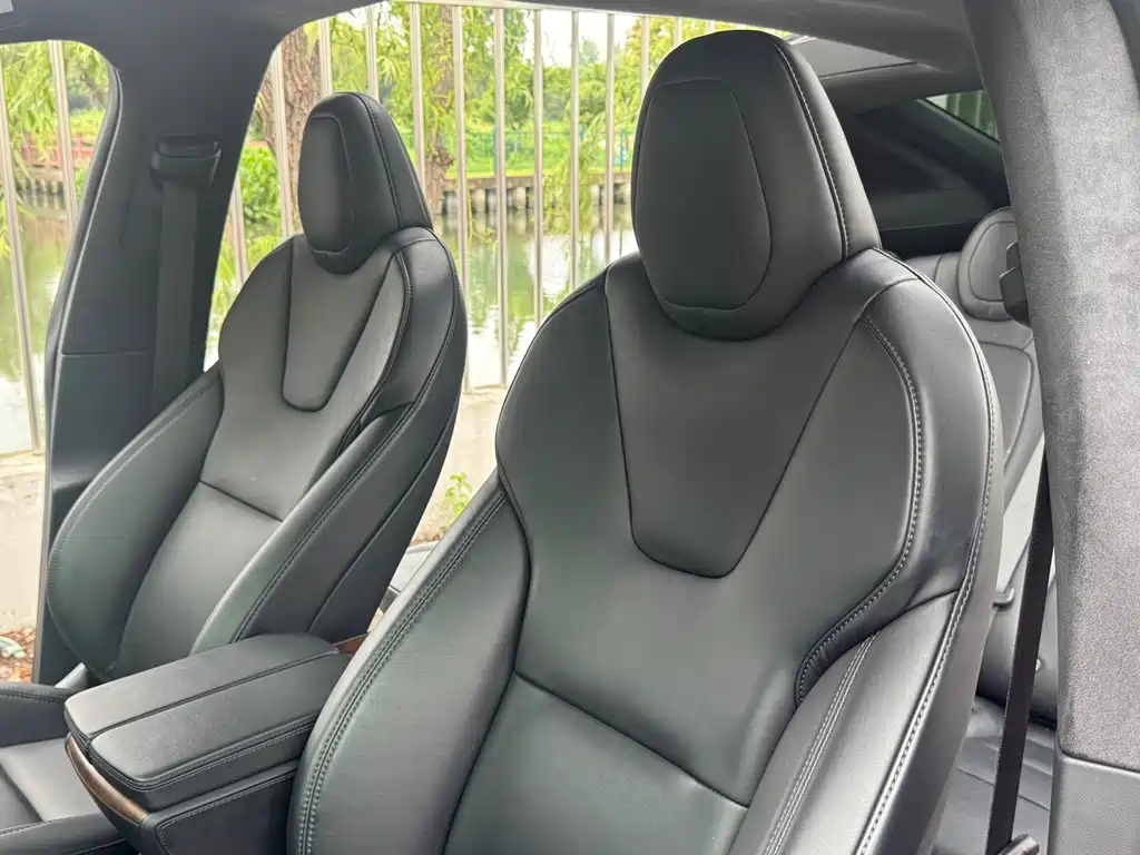 Tesla Model X 2020 — фото 10