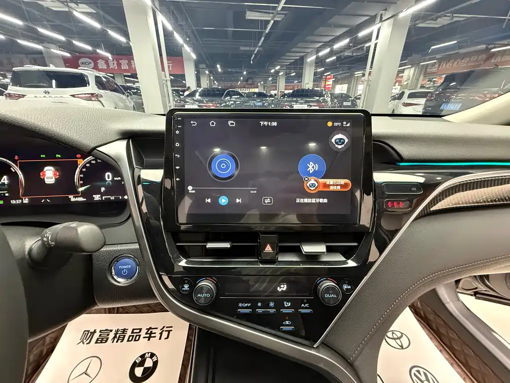 Toyota Camry 2022 — фото 12