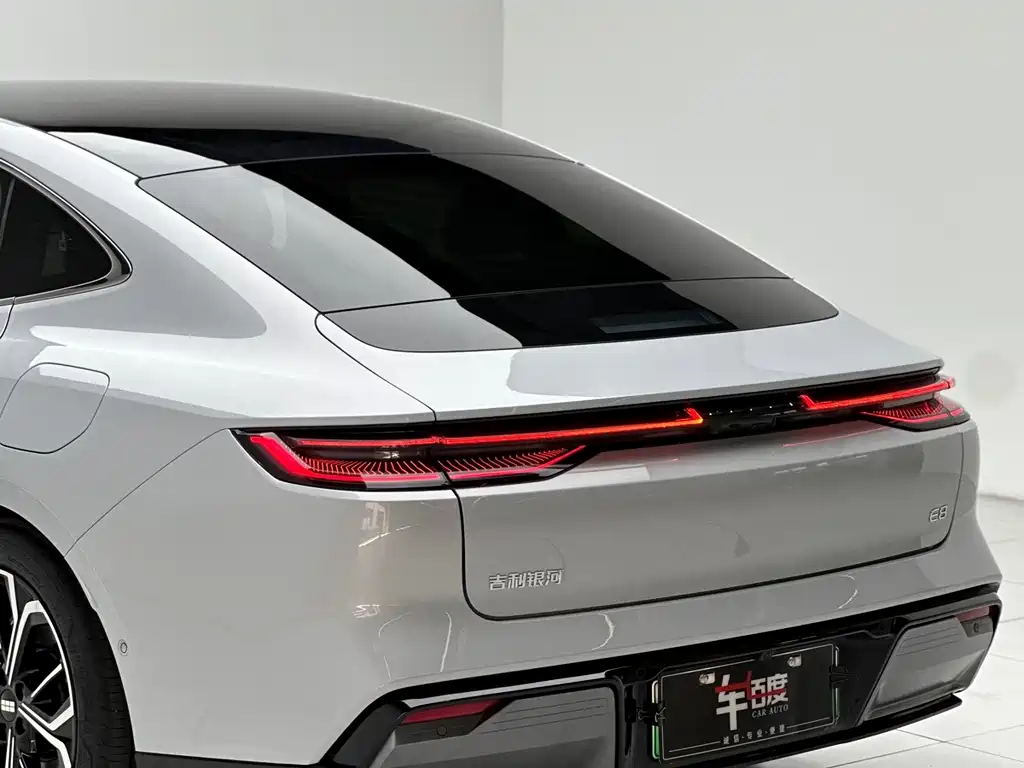 Geely Galaxy E8 2025 — фото 12