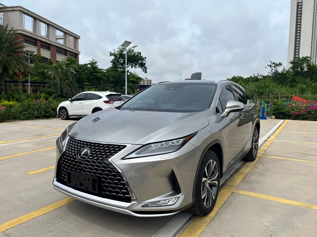 Lexus RX 2021 — фото 1