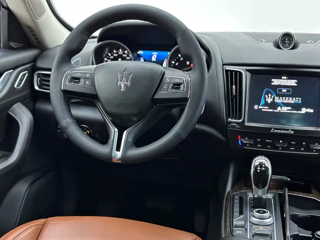 Maserati Levante 2017 — фото 16