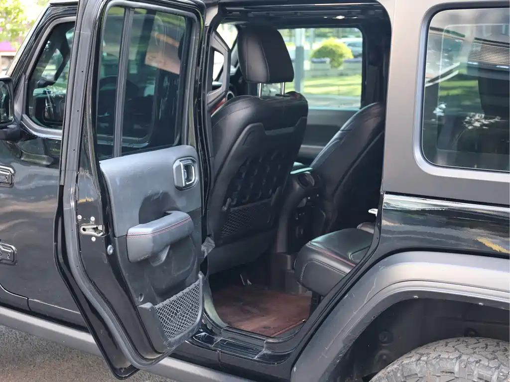 Jeep Wrangler 2022 — фото 13