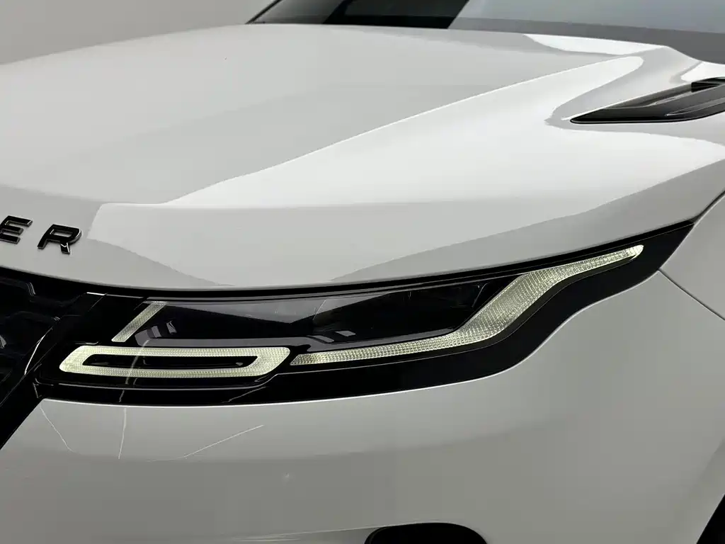 Land Rover Range Rover Evoque 2023 — фото 17