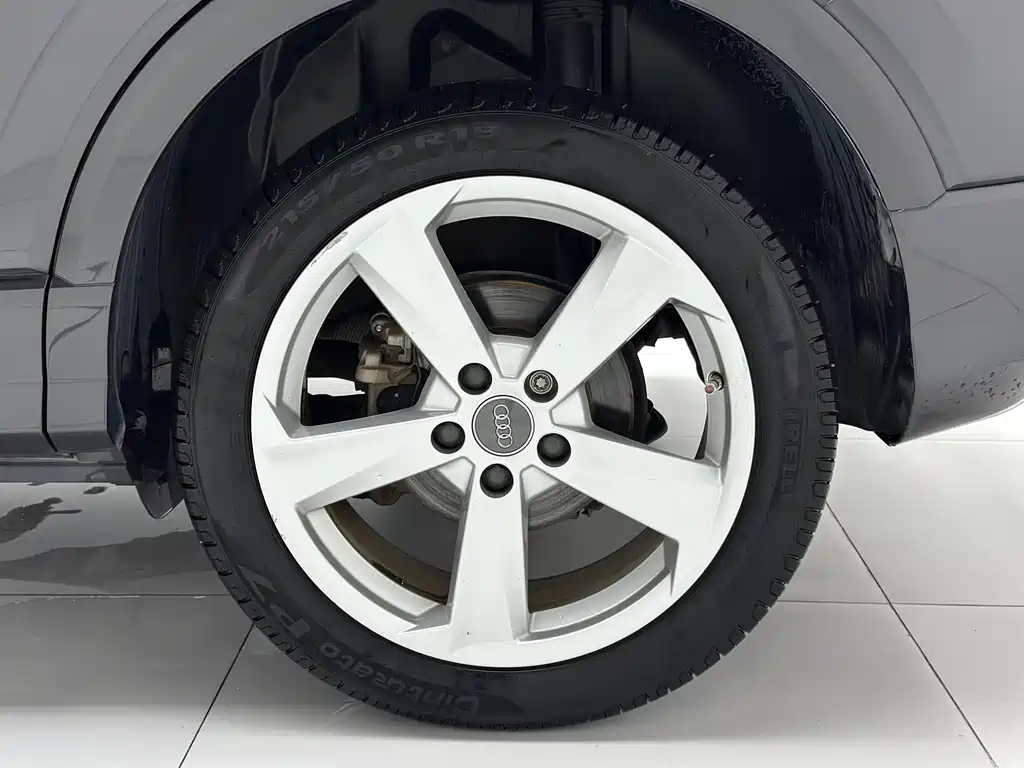 Audi Q2L 2019 — фото 22