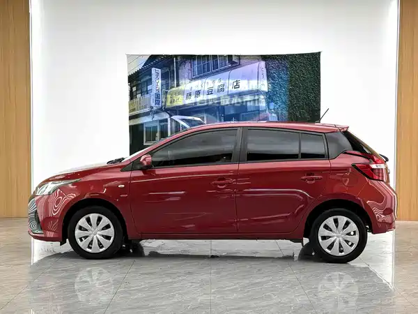 Toyota Yaris L 2020