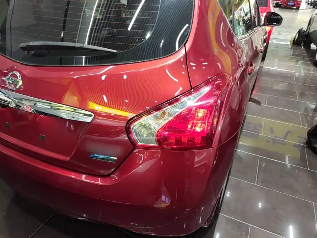 Nissan Tiida 2015 — фото 8