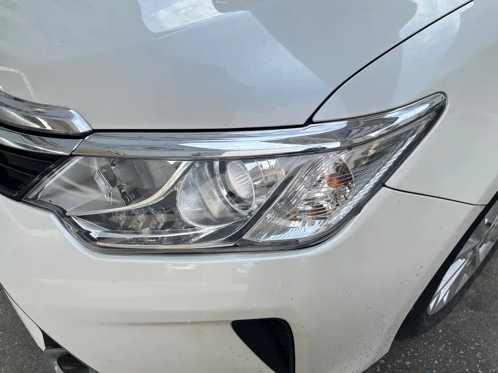 Toyota Camry 2017 — фото 16