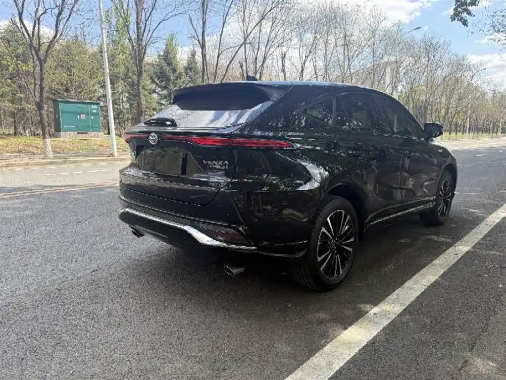 Toyota Venza 2023