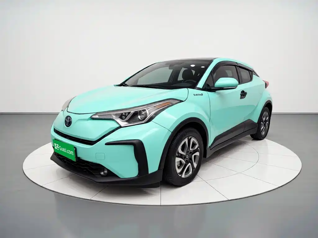 Toyota C-HR EV 2022 — фото 1