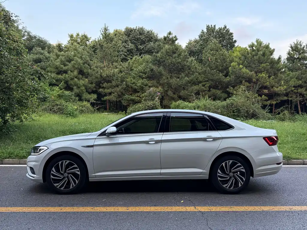 Volkswagen Sagitar 2021