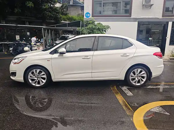 Citroën C4L 2014