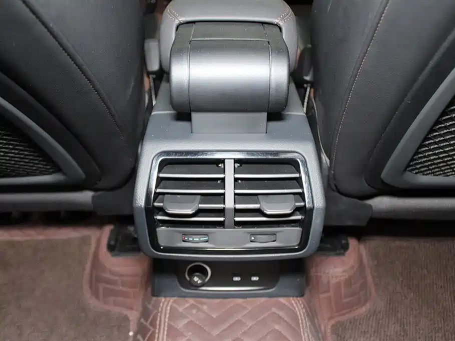 Audi Q3 2023 — фото 10
