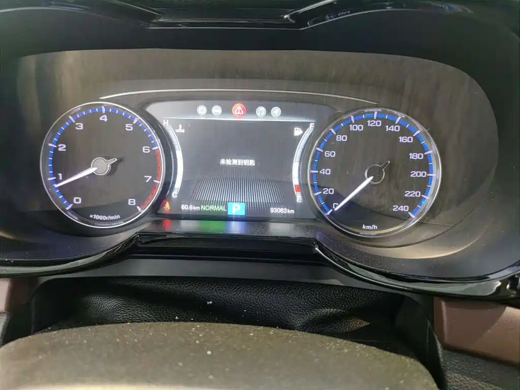 GAC Trumpchi GS8 2017 — фото 10