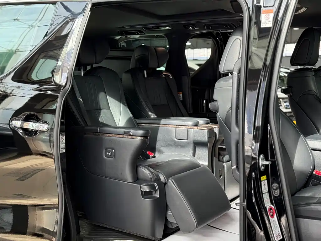 Toyota Alphard 2019 — фото 19