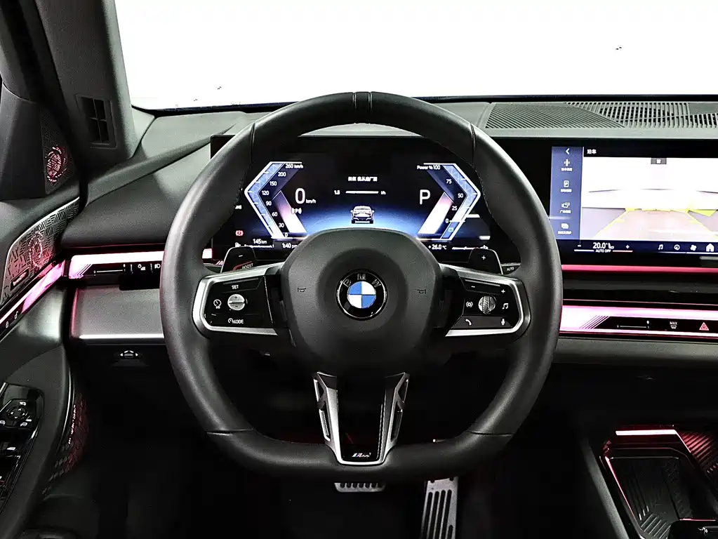 BMW 5 Series 2025 — фото 10