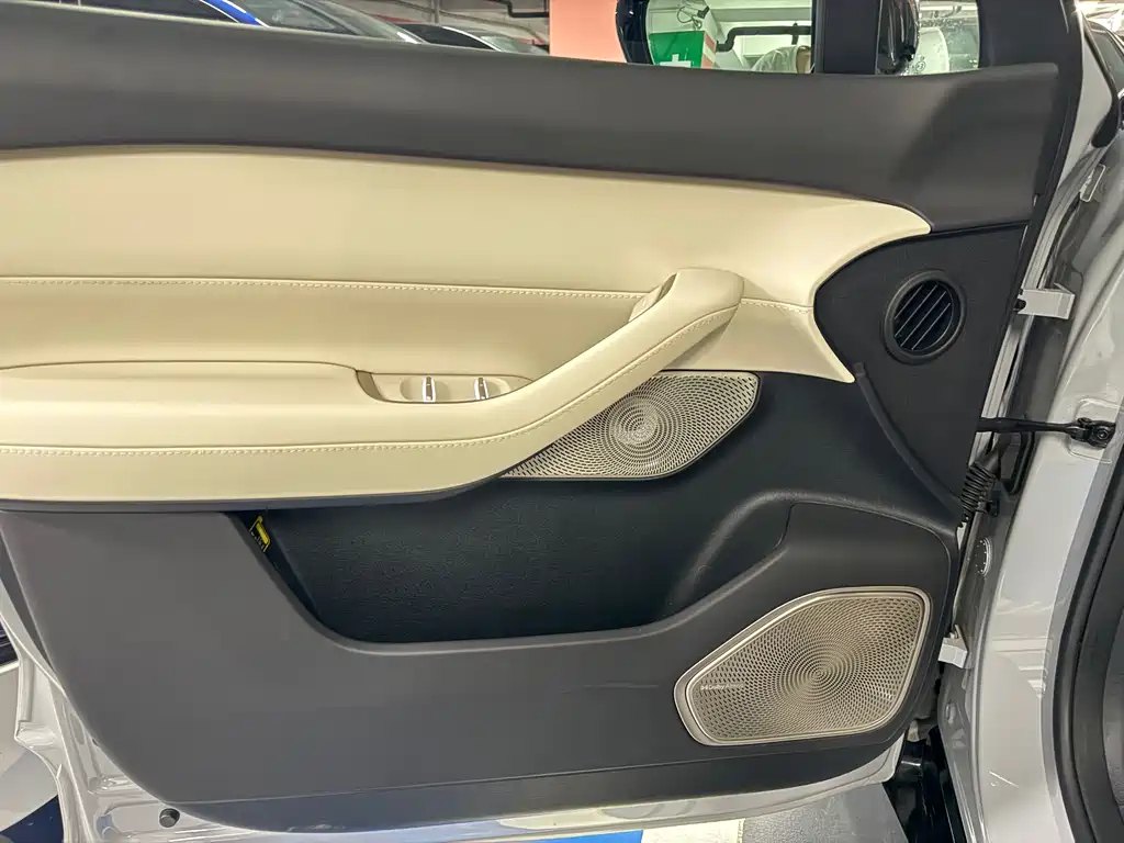 NIO ES6 2025