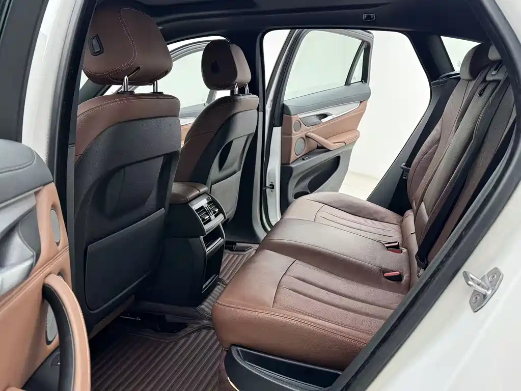 BMW X6 2019 — фото 11