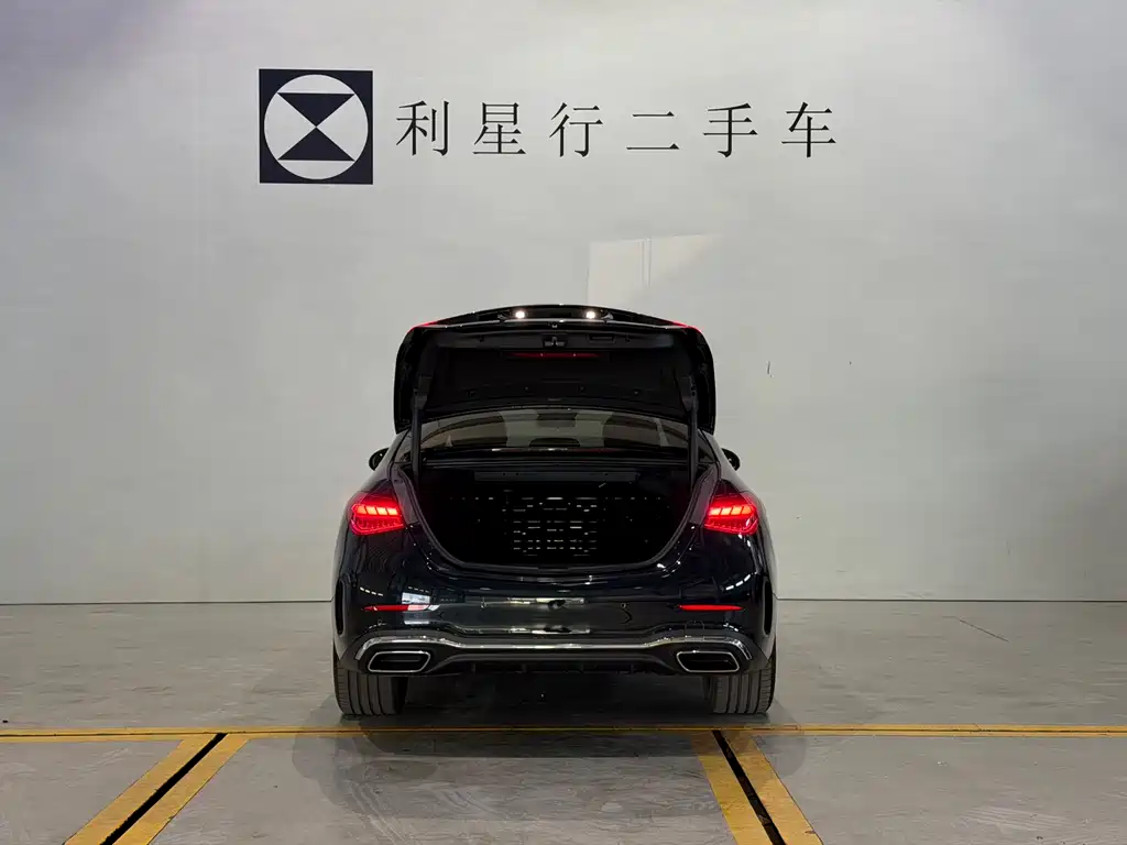 Mercedes-Benz C-Class 2023 — фото 9
