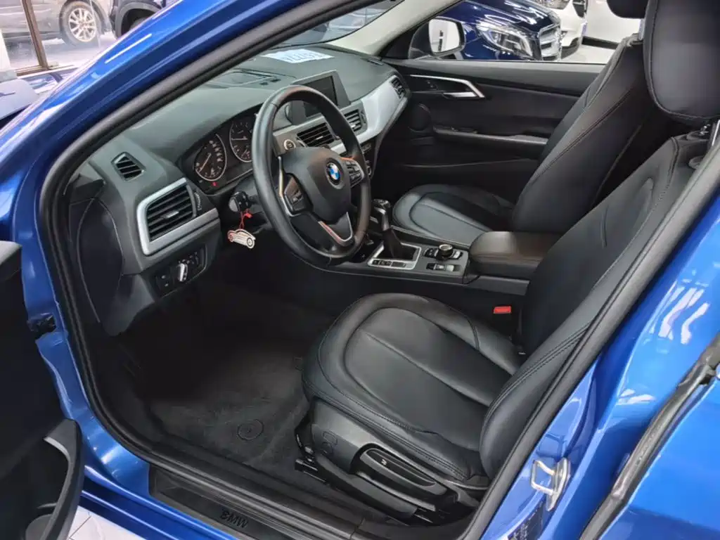 BMW 1 Series 2017 — фото 15