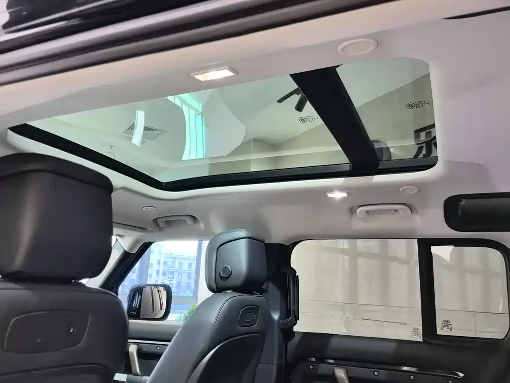 Land Rover Defender 2022 — фото 14