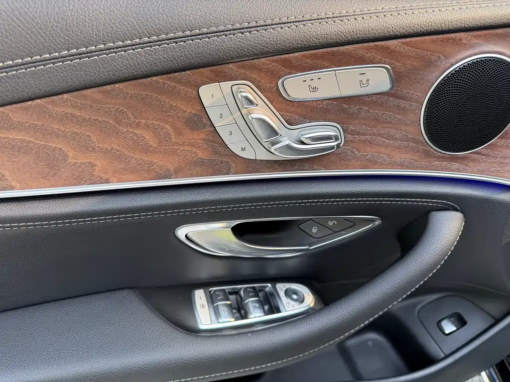 Mercedes-Benz E-Class 2019 — фото 9