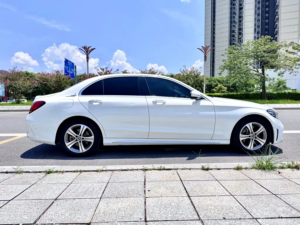 Mercedes-Benz C-Class 2019