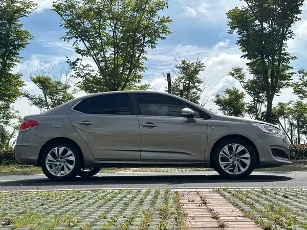 Citroën C4L 2013