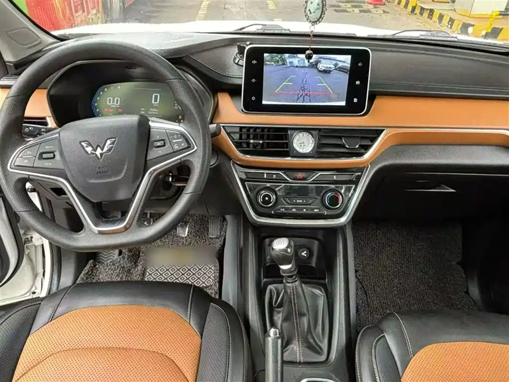 Wuling Hongguang S3 2018 — фото 12