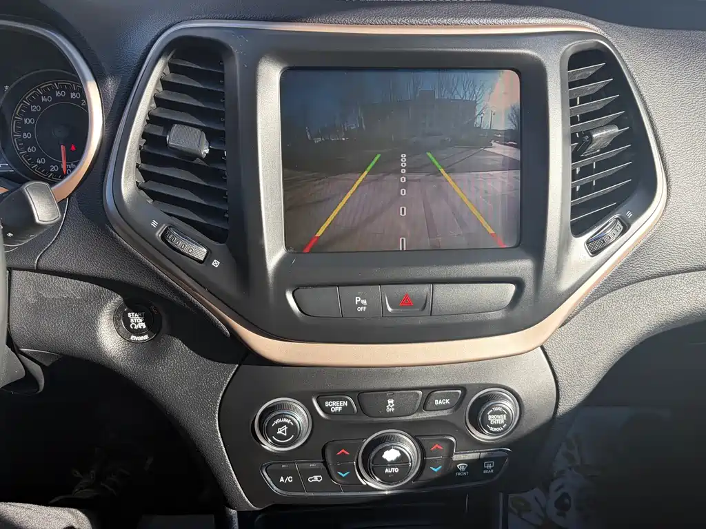Jeep Cherokee 2016 — фото 14