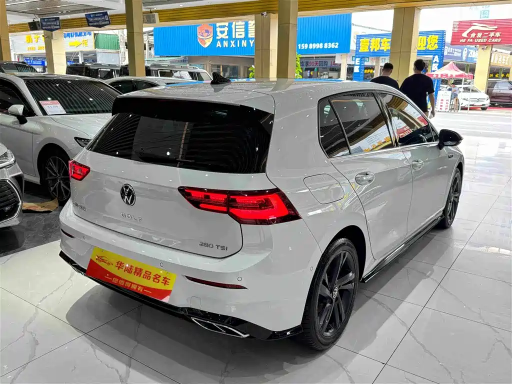 Volkswagen Golf 2023