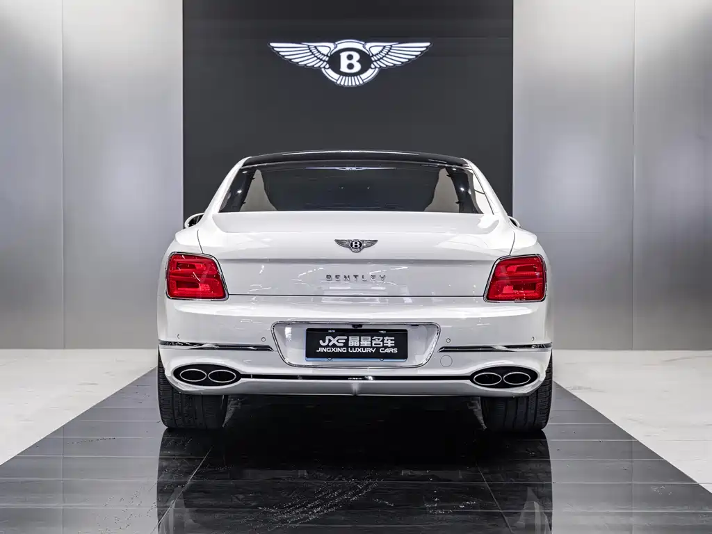 Bentley Flying Spur 2025 — фото 17