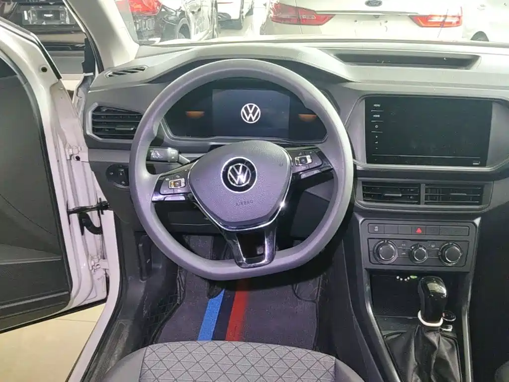 Volkswagen T-Cross 2021 — фото 11