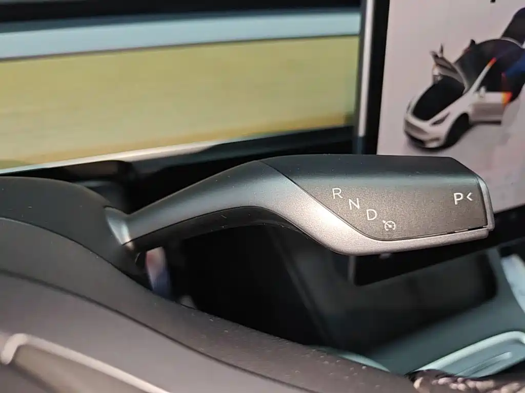 Tesla Model Y 2022 — фото 14