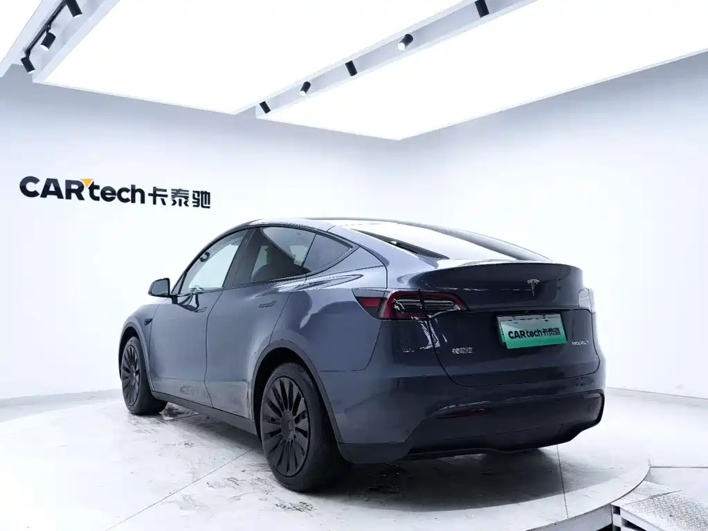 Tesla Model Y 2024 — фото 18