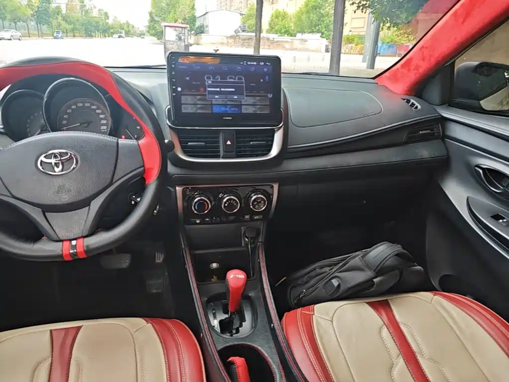 Toyota Yaris L 2021 — фото 13