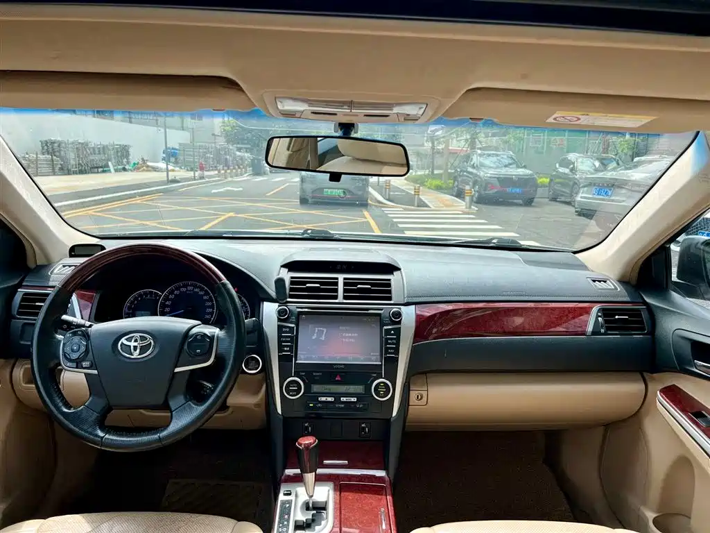 Toyota Camry 2013 — фото 9
