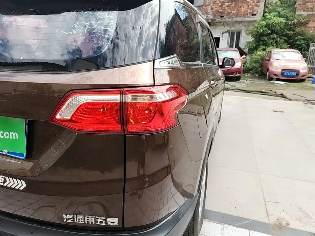 Wuling Hongguang S3 2018 — фото 8