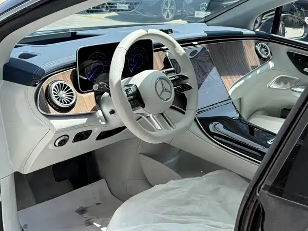 Mercedes-Benz EQE 2025