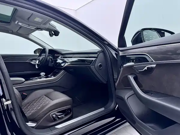 Audi A8 2021