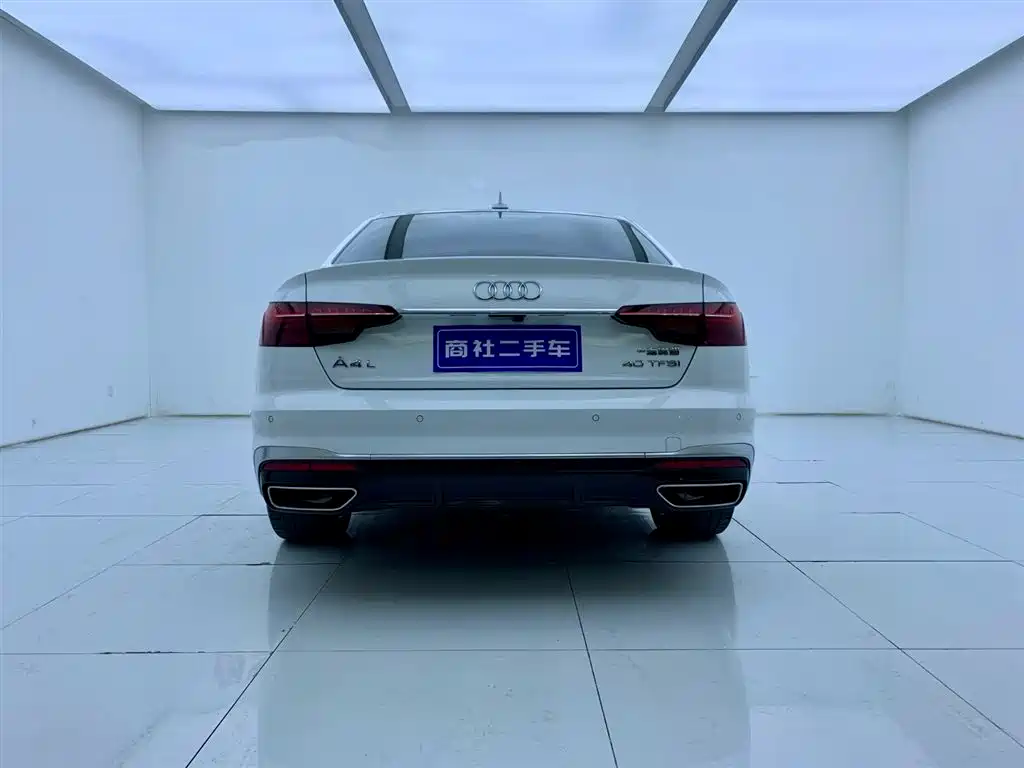Audi A4L 2023 — фото 4